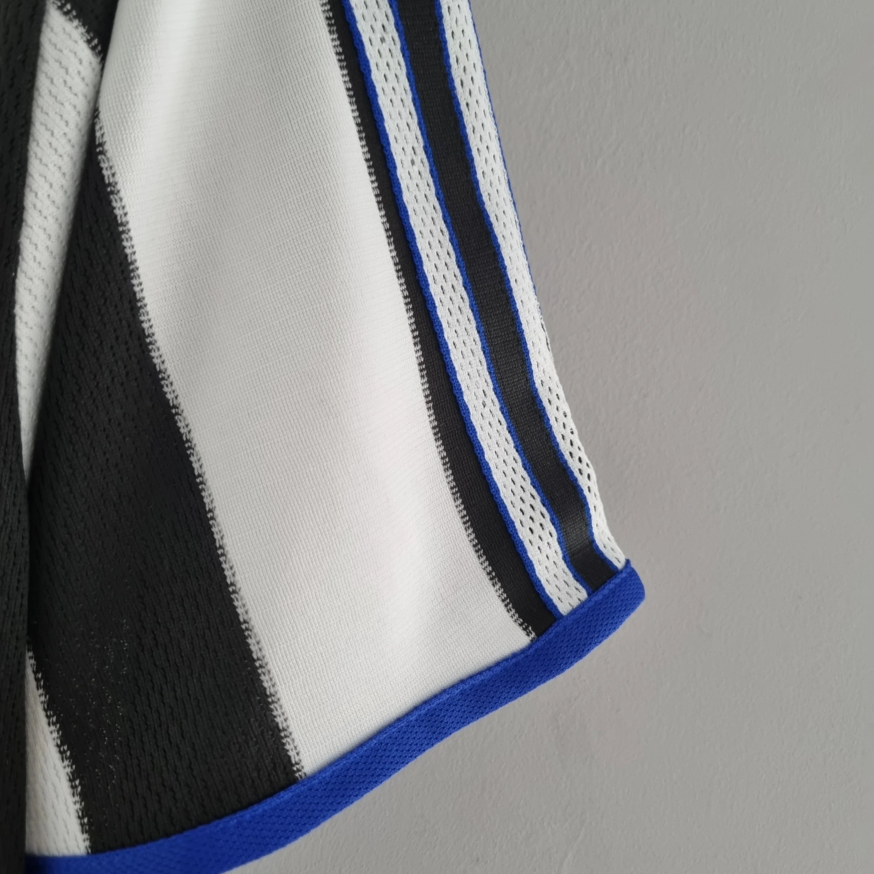 Camiseta Retro Newcastle United 2000-01 - Fútbol Club Vintage