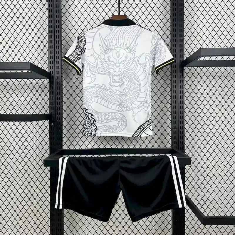 Real Madrid Niños Edición Especial Dragon 2025-26 - Fútbol Club Vintage
