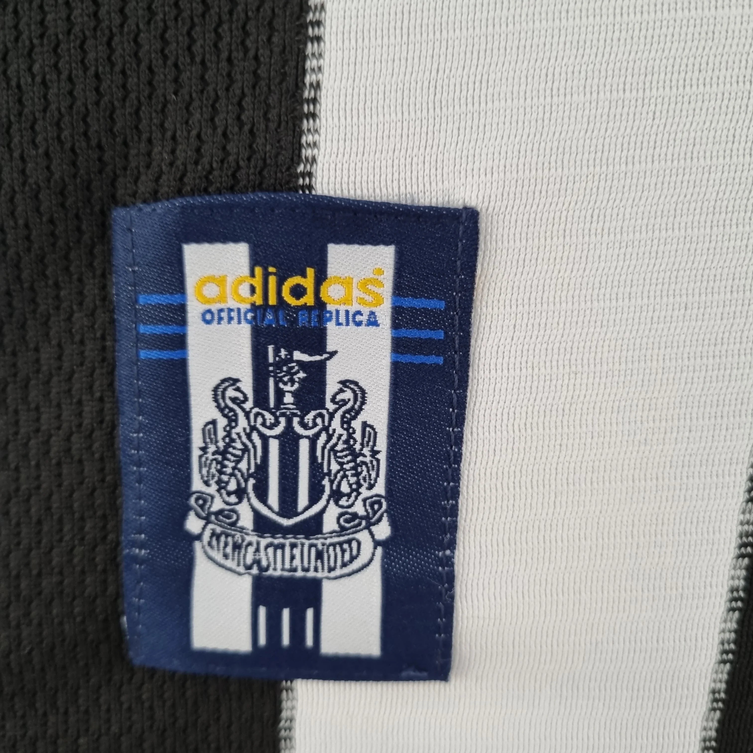 Camiseta Retro Newcastle United 2000-01 - Fútbol Club Vintage