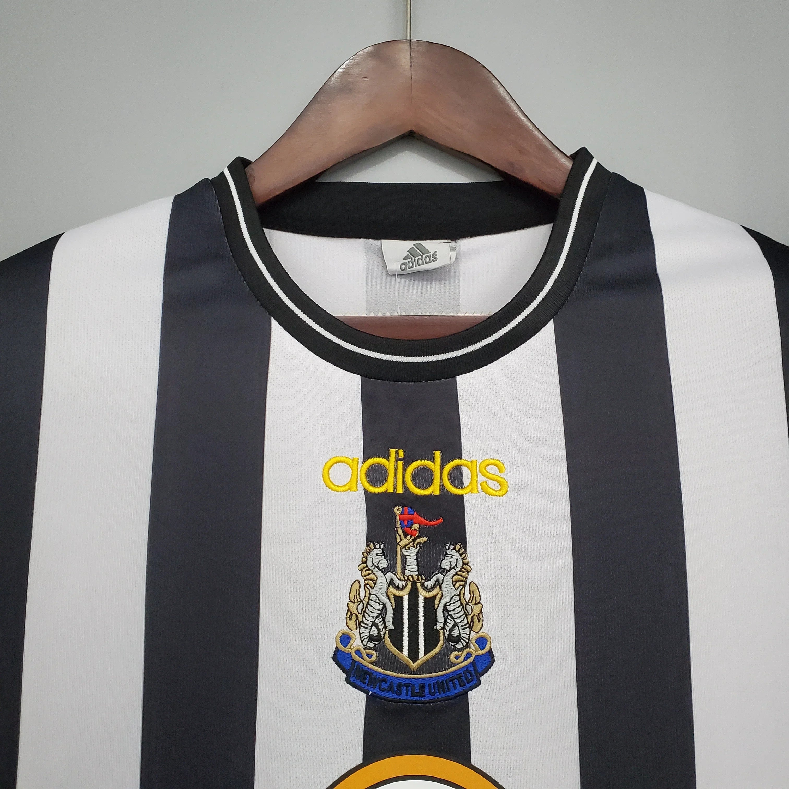 Camiseta Retro Asprilla Newcastle United 1997-99 - Fútbol Club Vintage