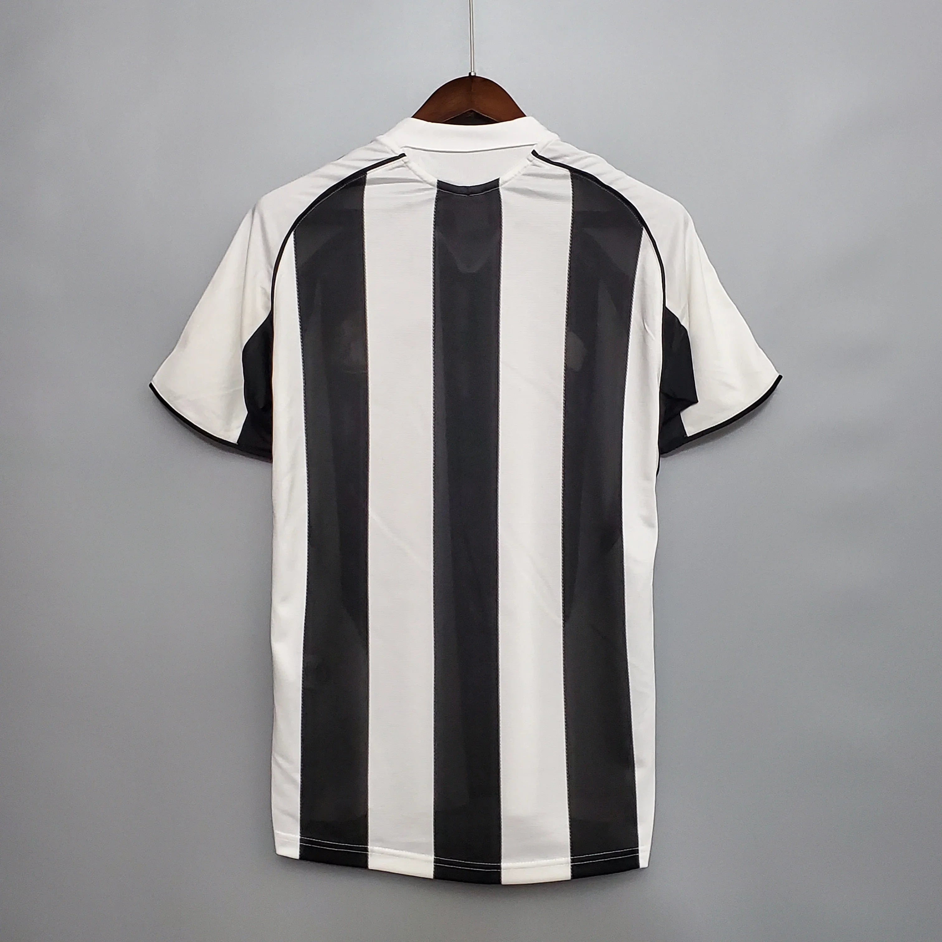 Camiseta Retro Newcastle United 2005-06 - Fútbol Club Vintage