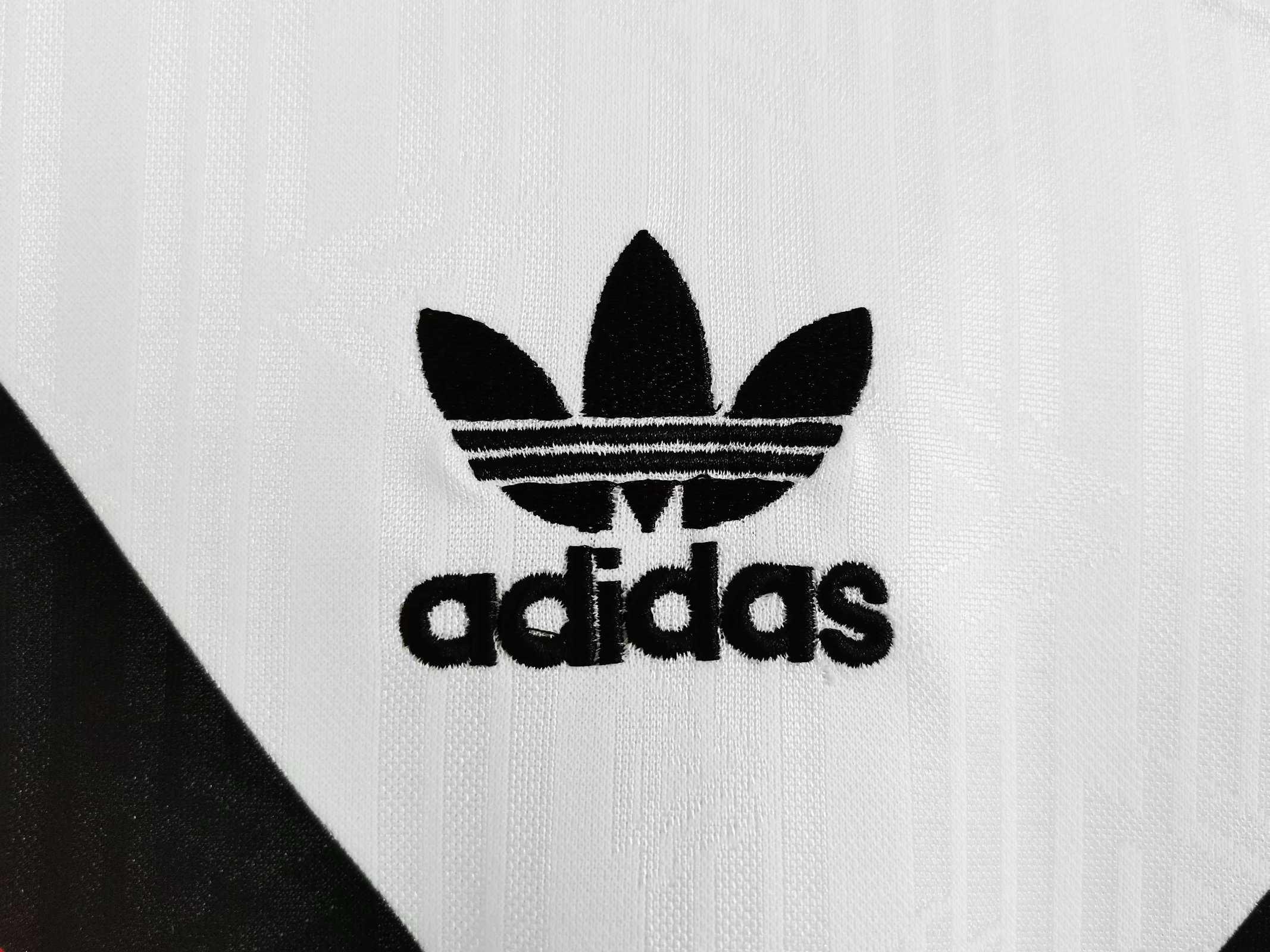 Völler Alemania 1990 - Fútbol Club Vintage