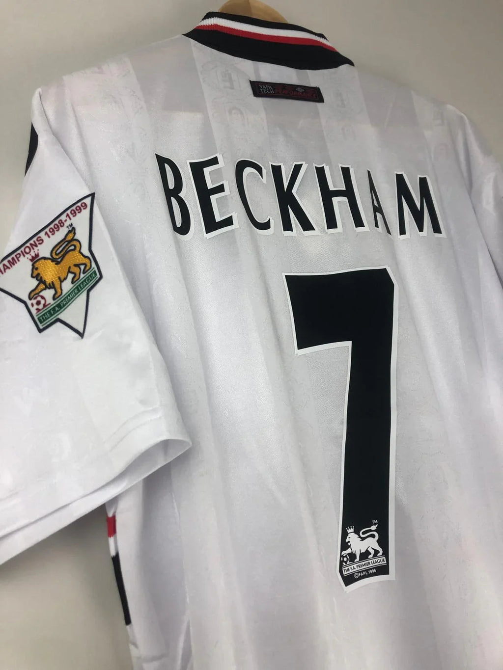 Camiseta Retro Beckham Manchester United FC Visitante 1997-98 - Fútbol Club Vintage