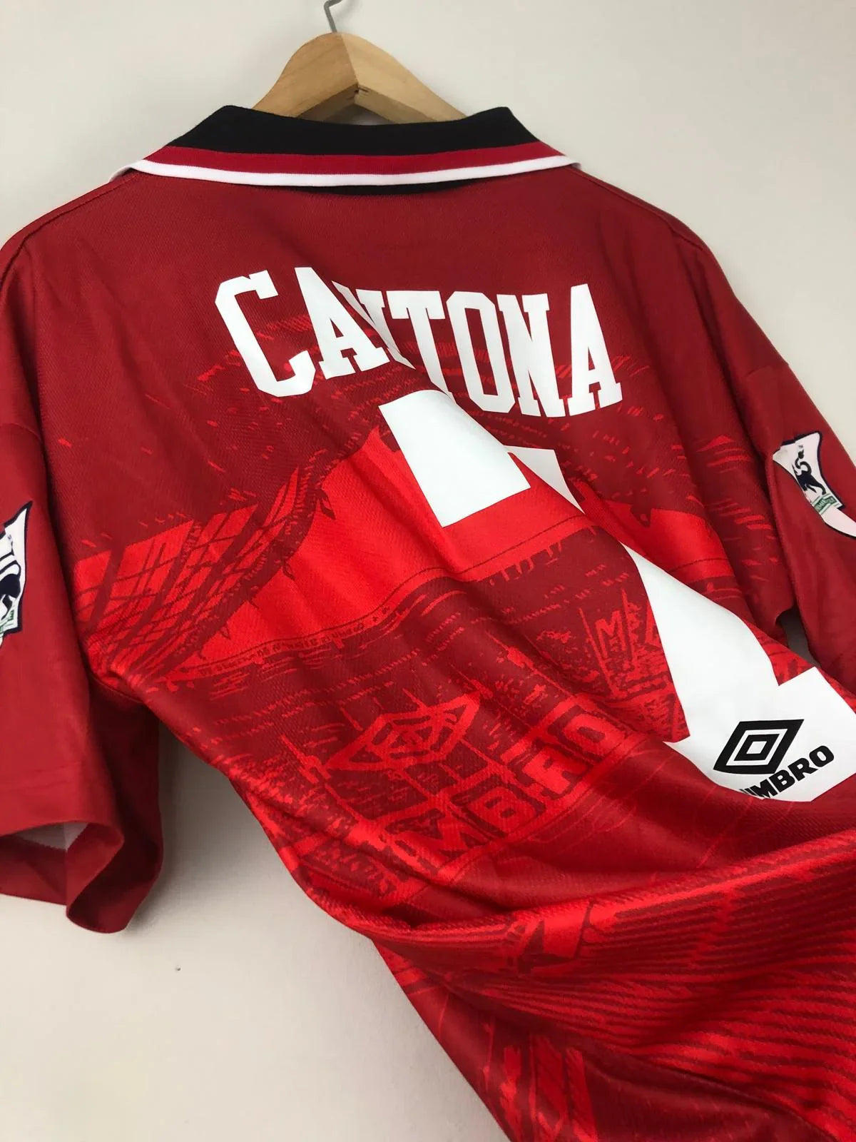 Camiseta Retro Cantona Manchester United FC 1994-96 - Fútbol Club Vintage