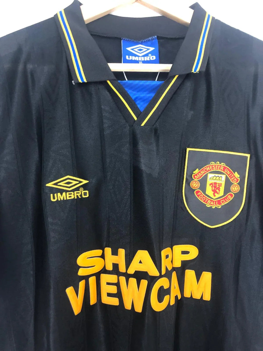 Camiseta Retro Cantona Manchester United FC Visitante 1993-95 - Fútbol Club Vintage