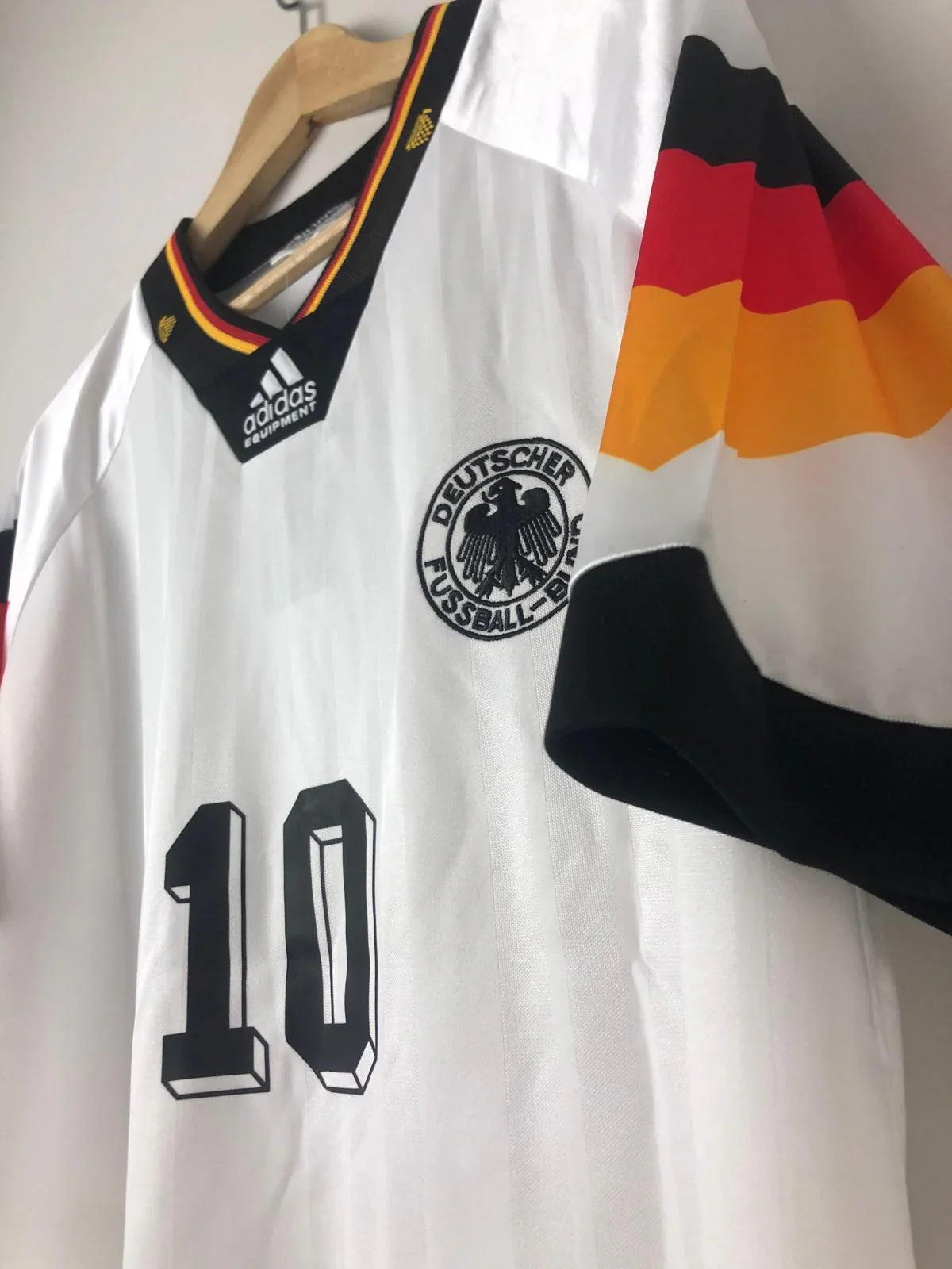 Camiseta Retro Matthäus Clásica Alemania 1992 - Fútbol Club Vintage