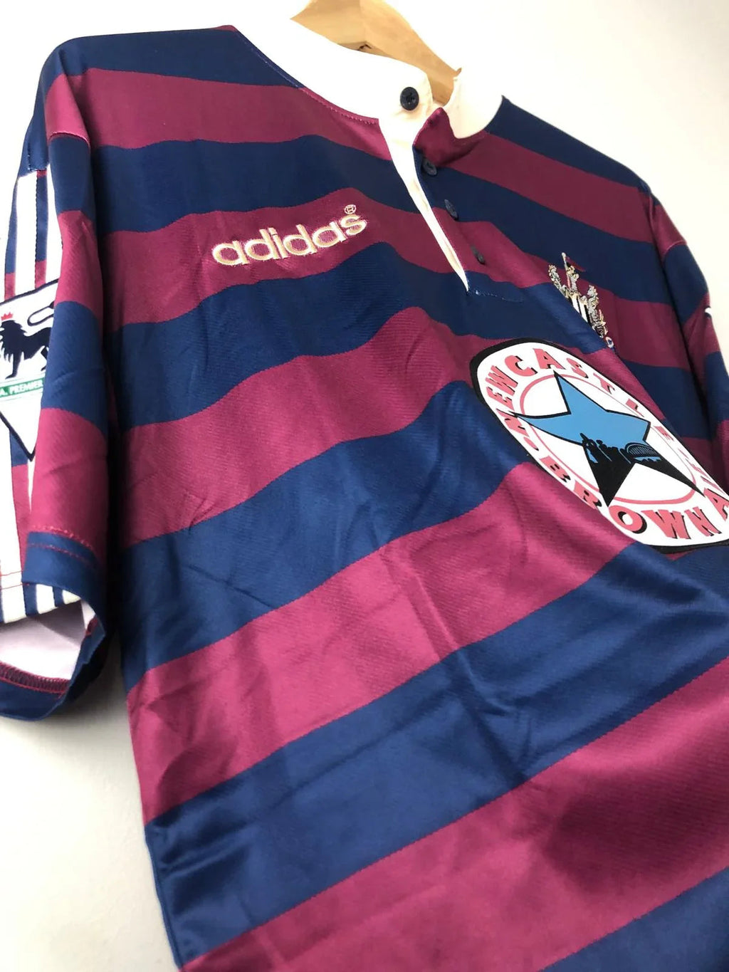 Camiseta Retro Ginola Newcastle United FC Visitante 1995-96 - Fútbol Club Vintage
