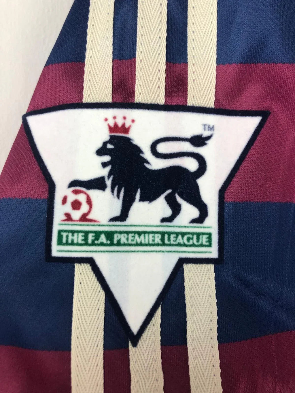 Camiseta Retro Ginola Newcastle United FC Visitante 1995-96 - Fútbol Club Vintage