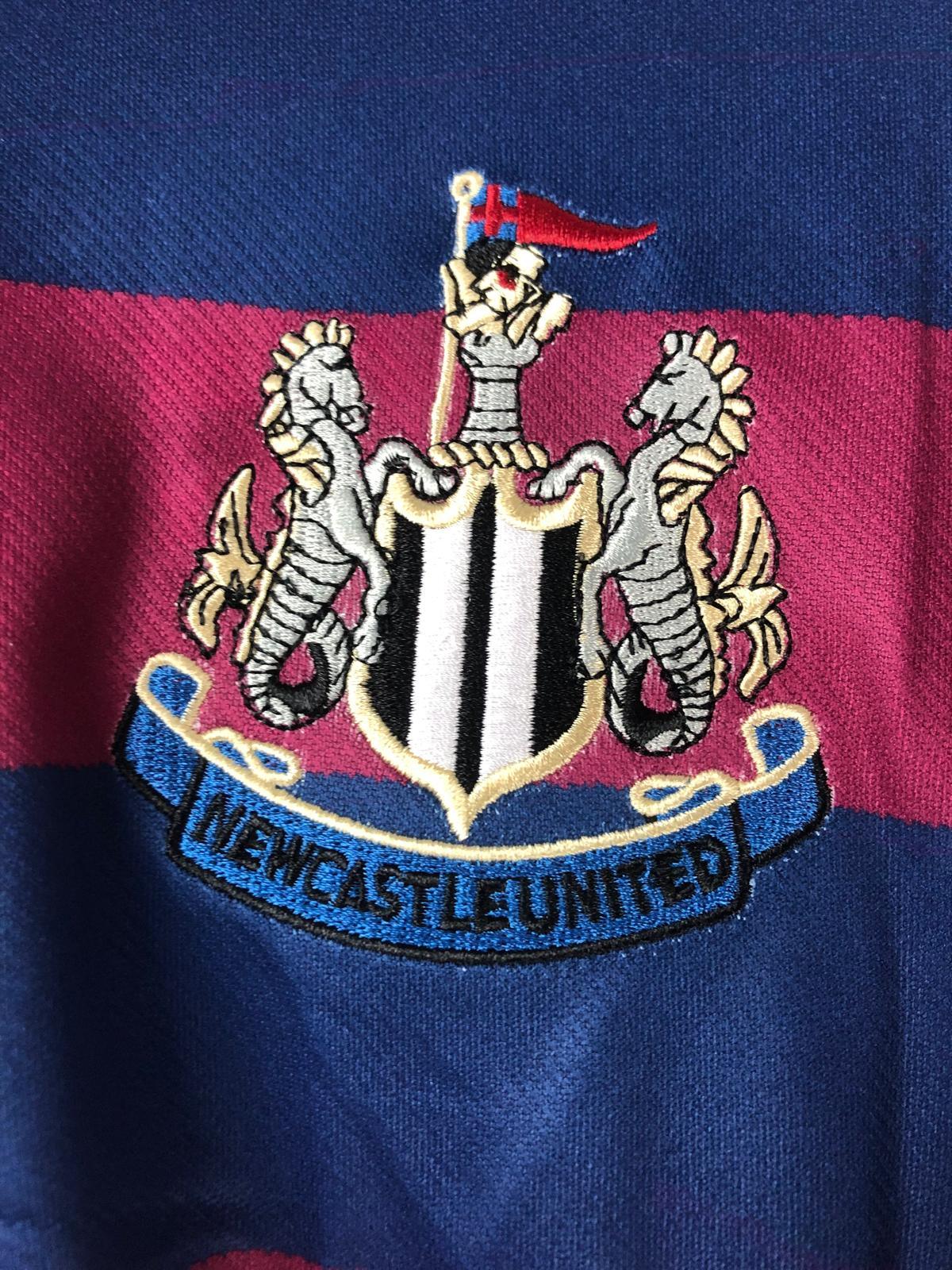 Camiseta Retro Ginola Newcastle United FC Visitante 1995-96 - Fútbol Club Vintage
