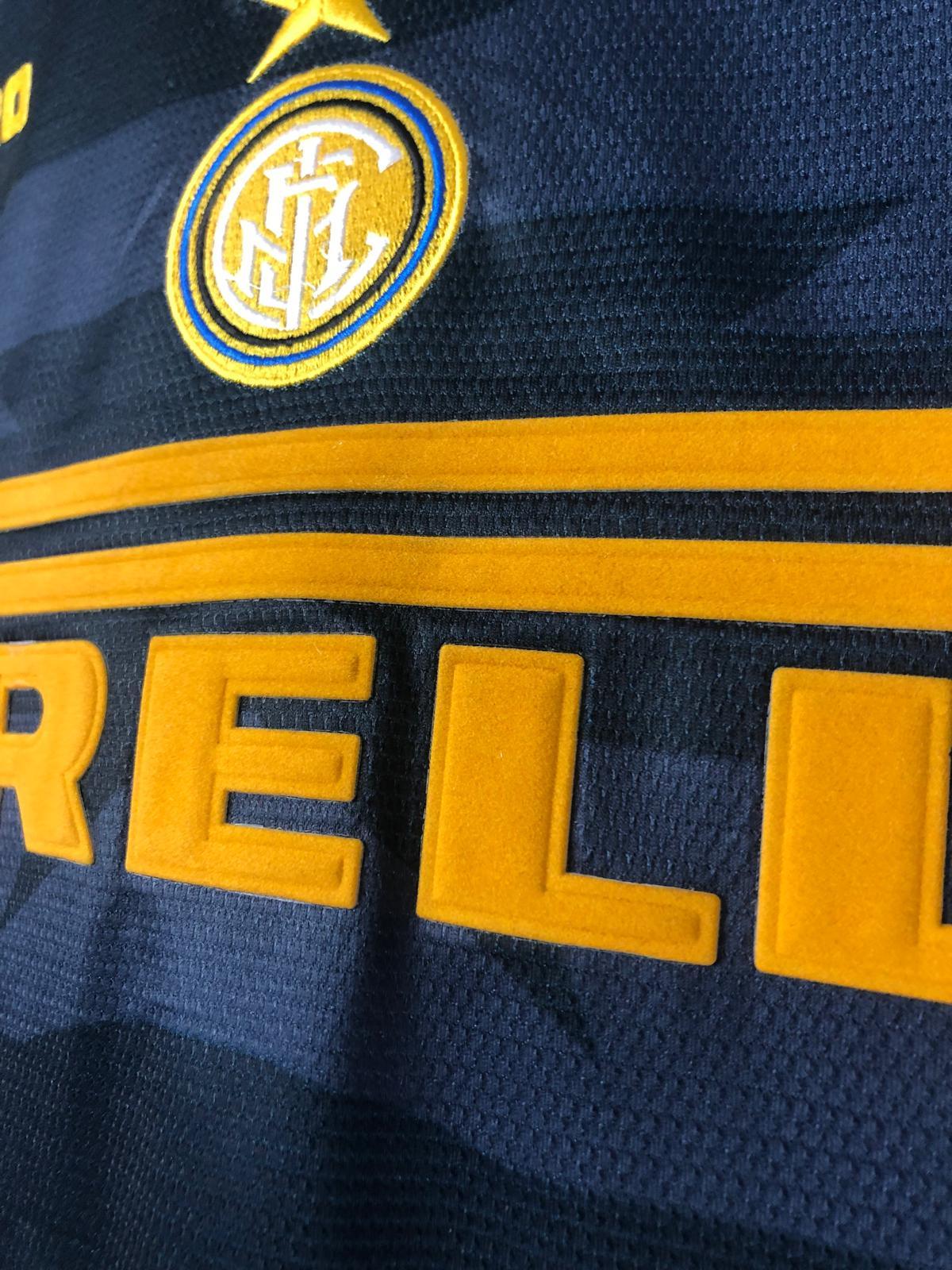 Camiseta Retro Ronaldo Inter Milán Visitante 1997-98 - Fútbol Club Vintage