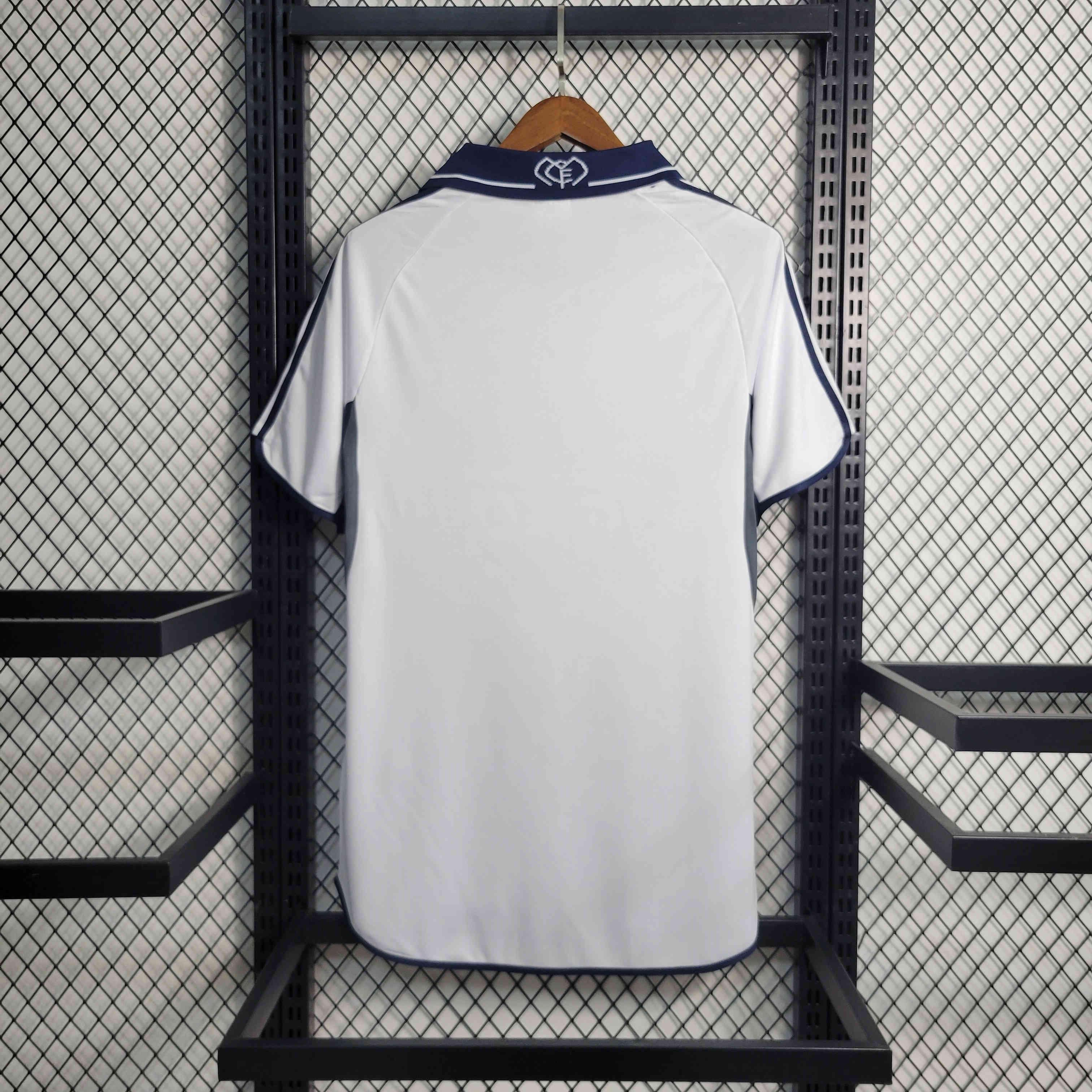 Camiseta Retro Real Madrid 2000 - Fútbol Club Vintage