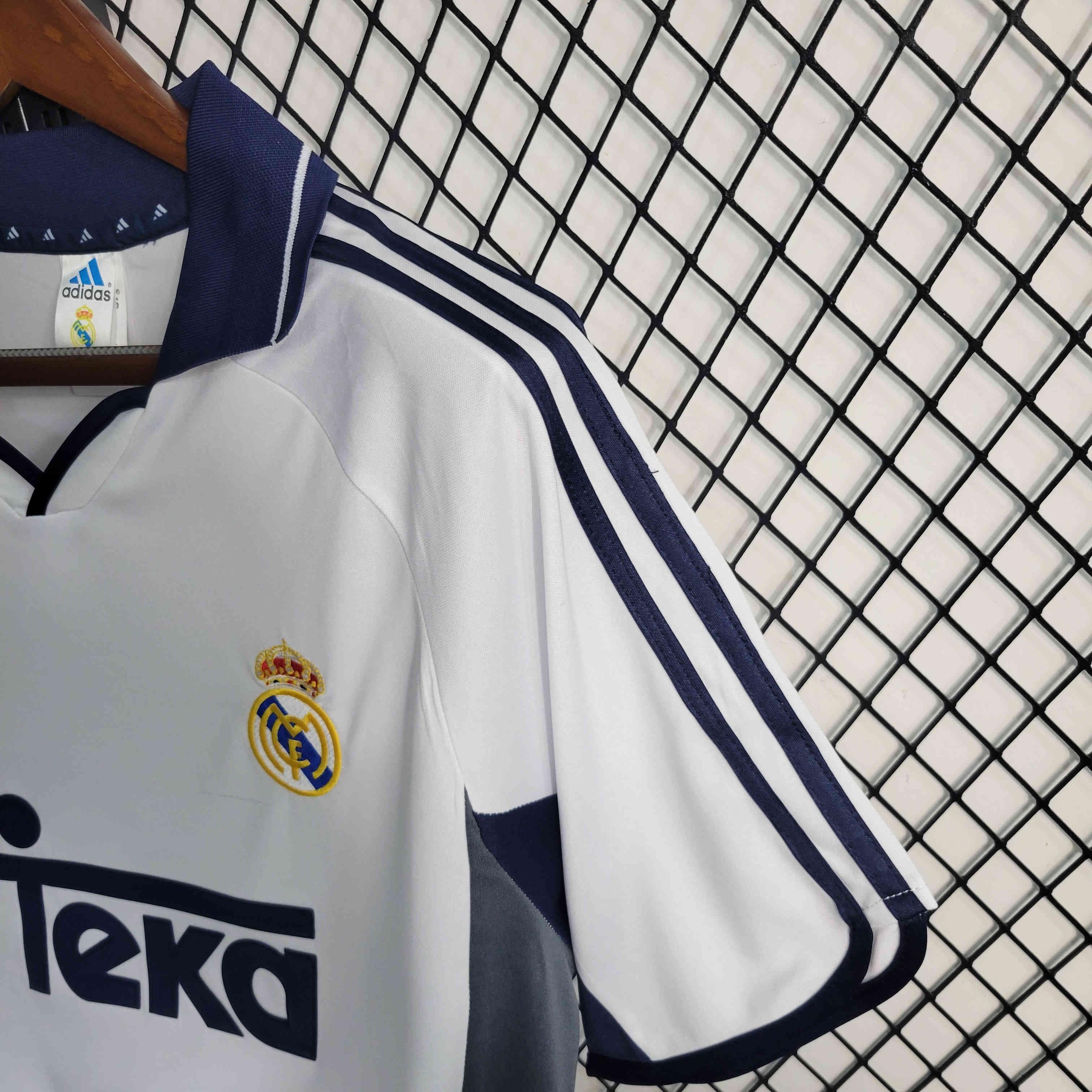 Camiseta Retro Real Madrid 2000 - Fútbol Club Vintage