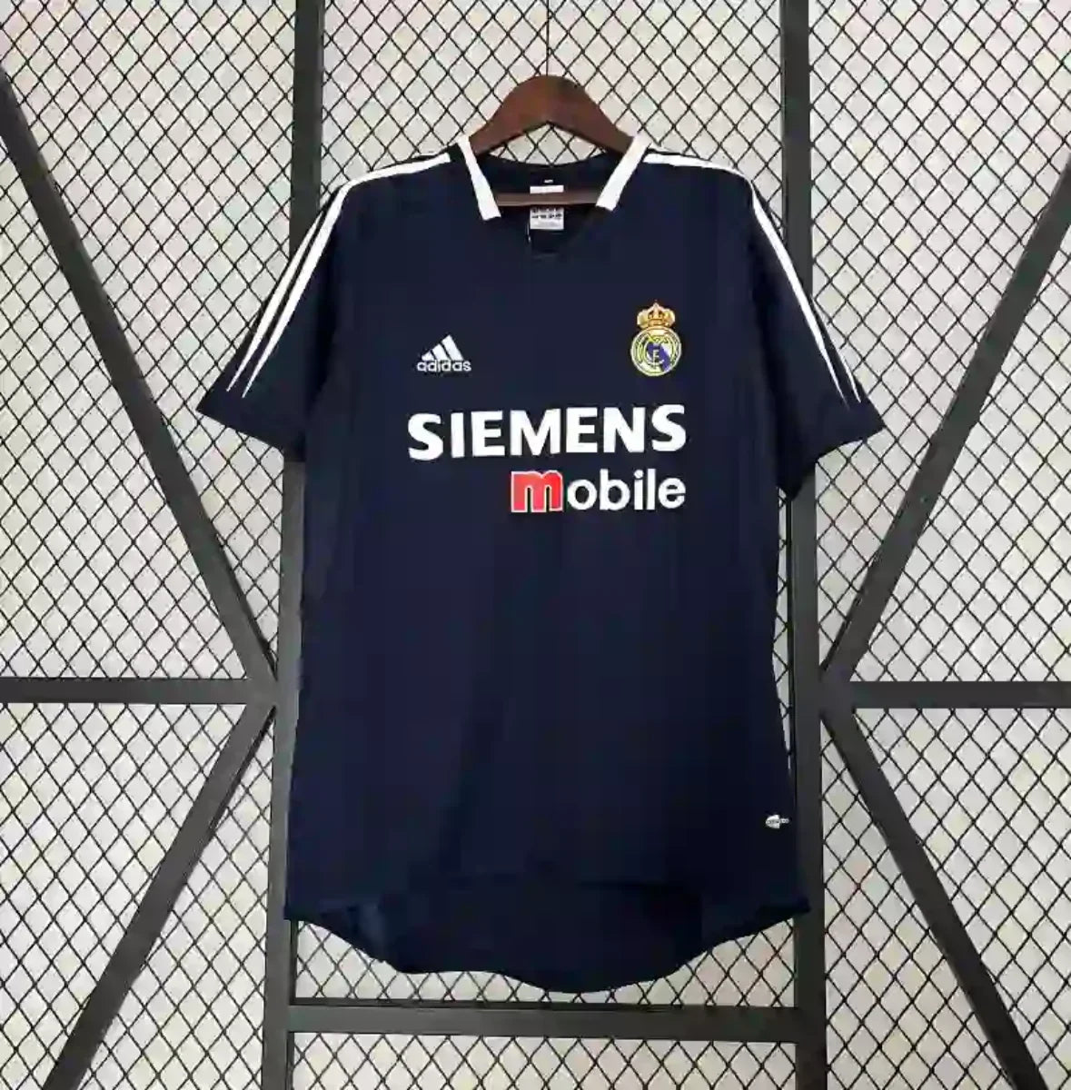 Camiseta Retro Real Madrid Visitante 2004-05 - Fútbol Club Vintage