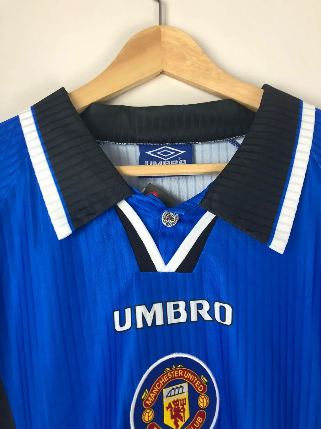 Camiseta Retro Cantona Manchester United FC Visitante 1996-97 - Fútbol Club Vintage