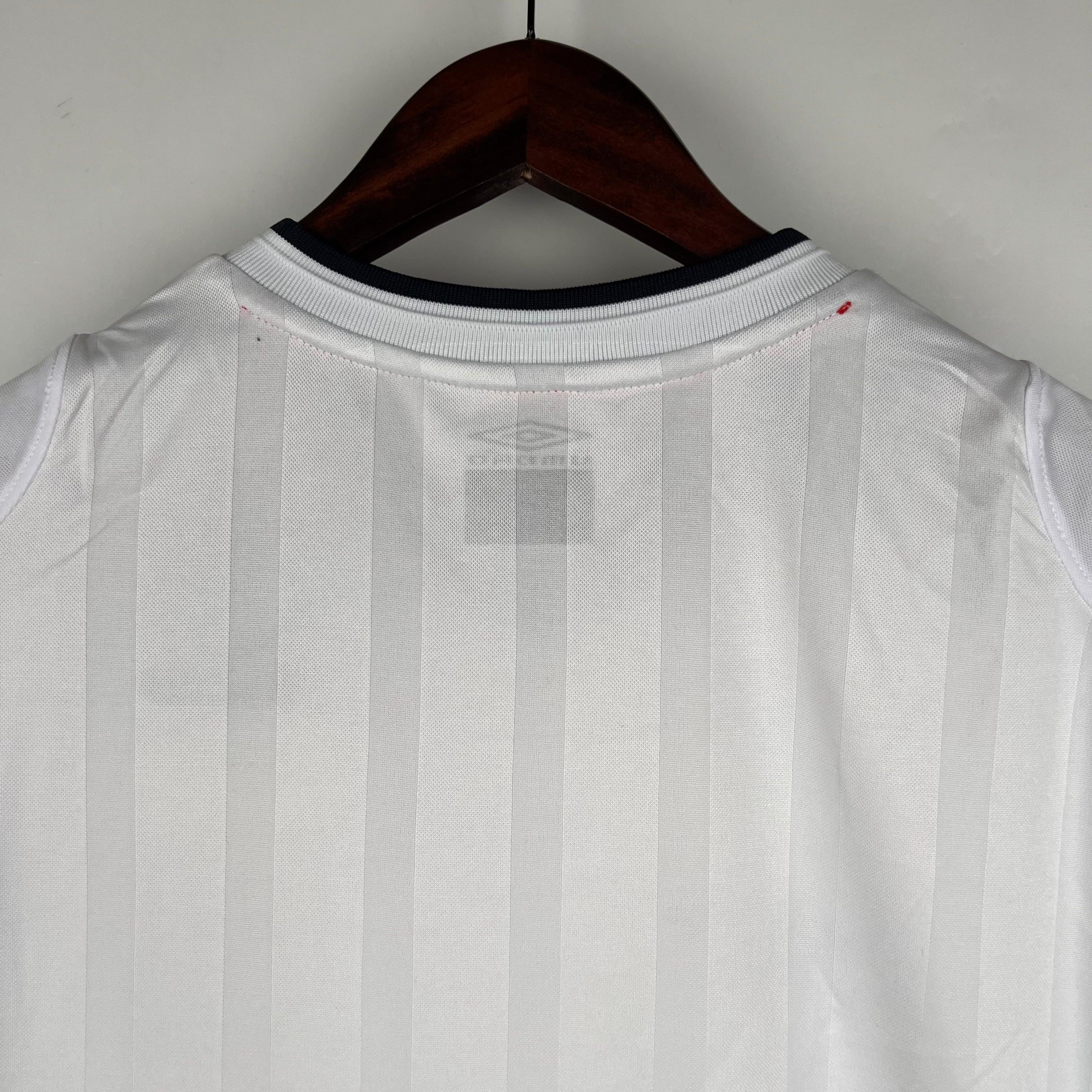 Camiseta Retro Inglaterra 2002 - Fútbol Club Vintage