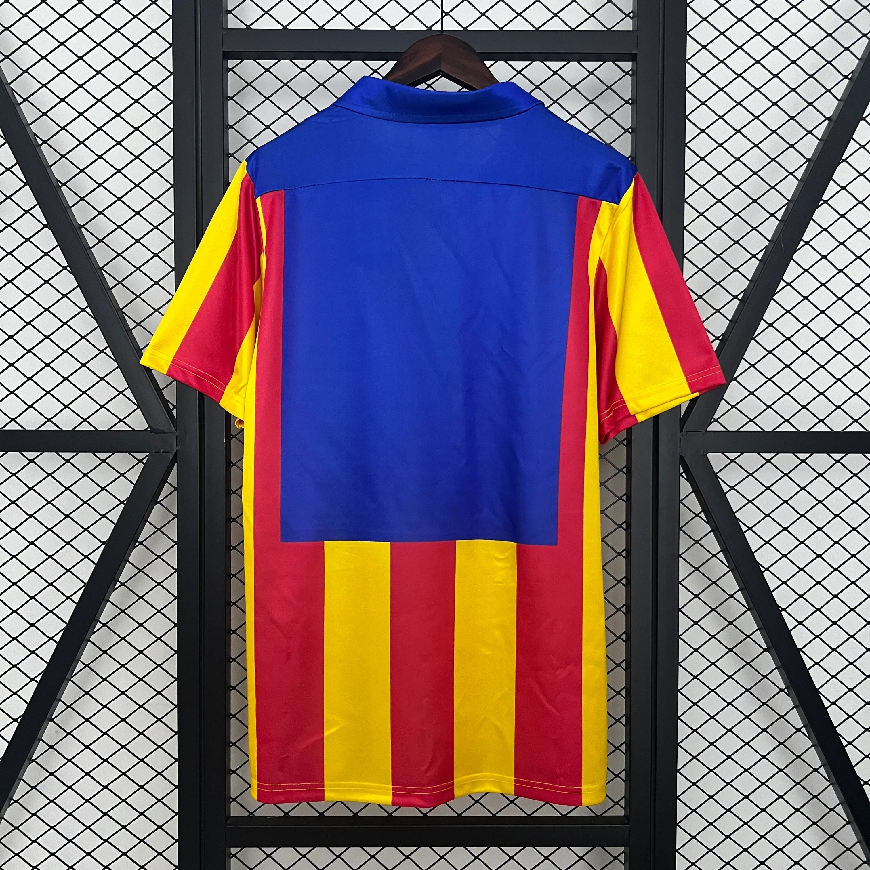 Camiseta Retro Valencia 1980-82 - Fútbol Club Vintage