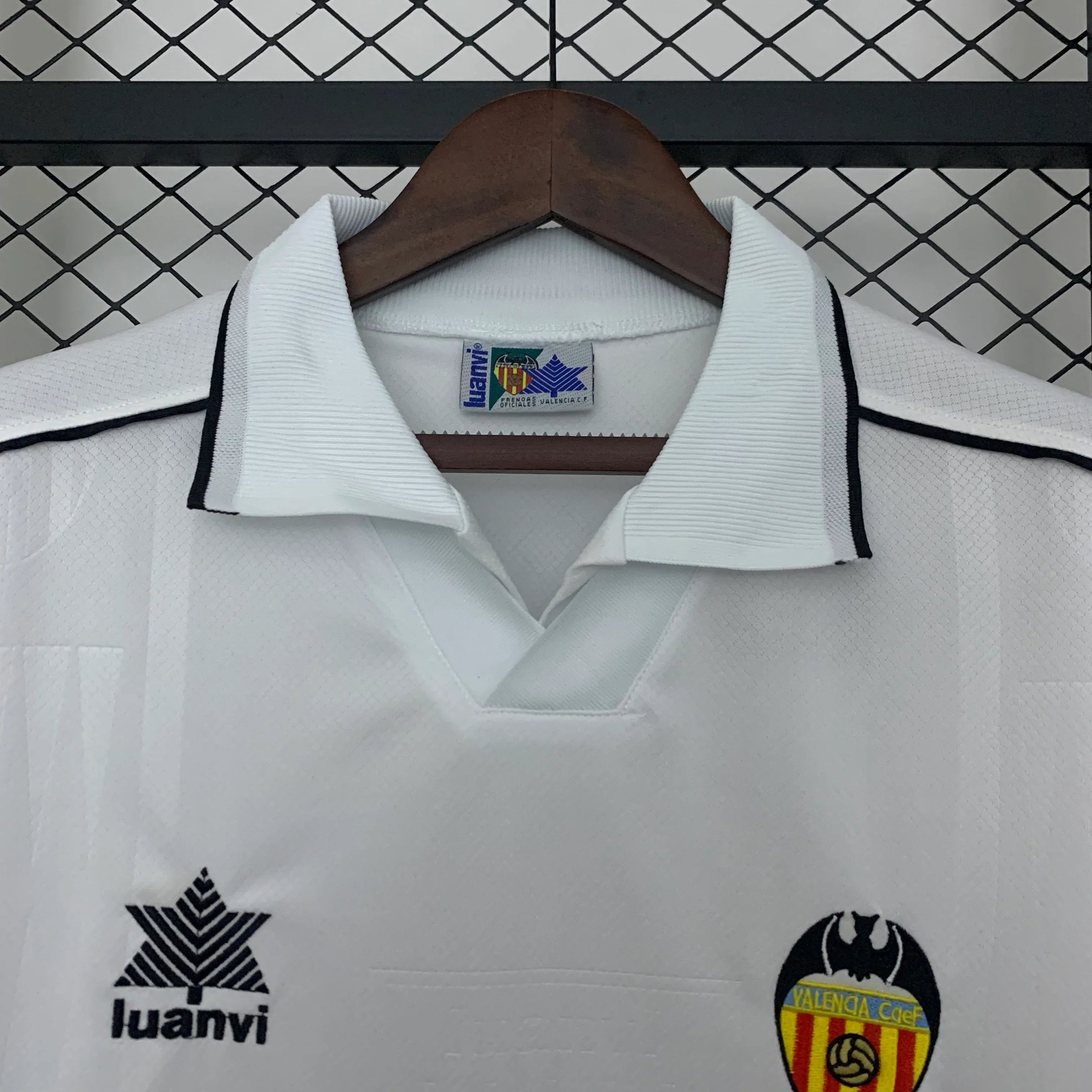 Camiseta Retro Valencia 1996-97 - Fútbol Club Vintage
