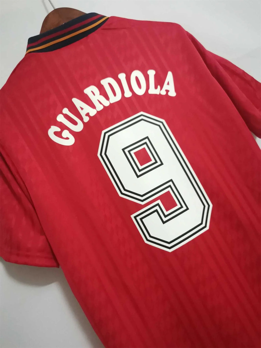 Camiseta Retro España 1994-96 Pep Guardiola - Fútbol Club Vintage