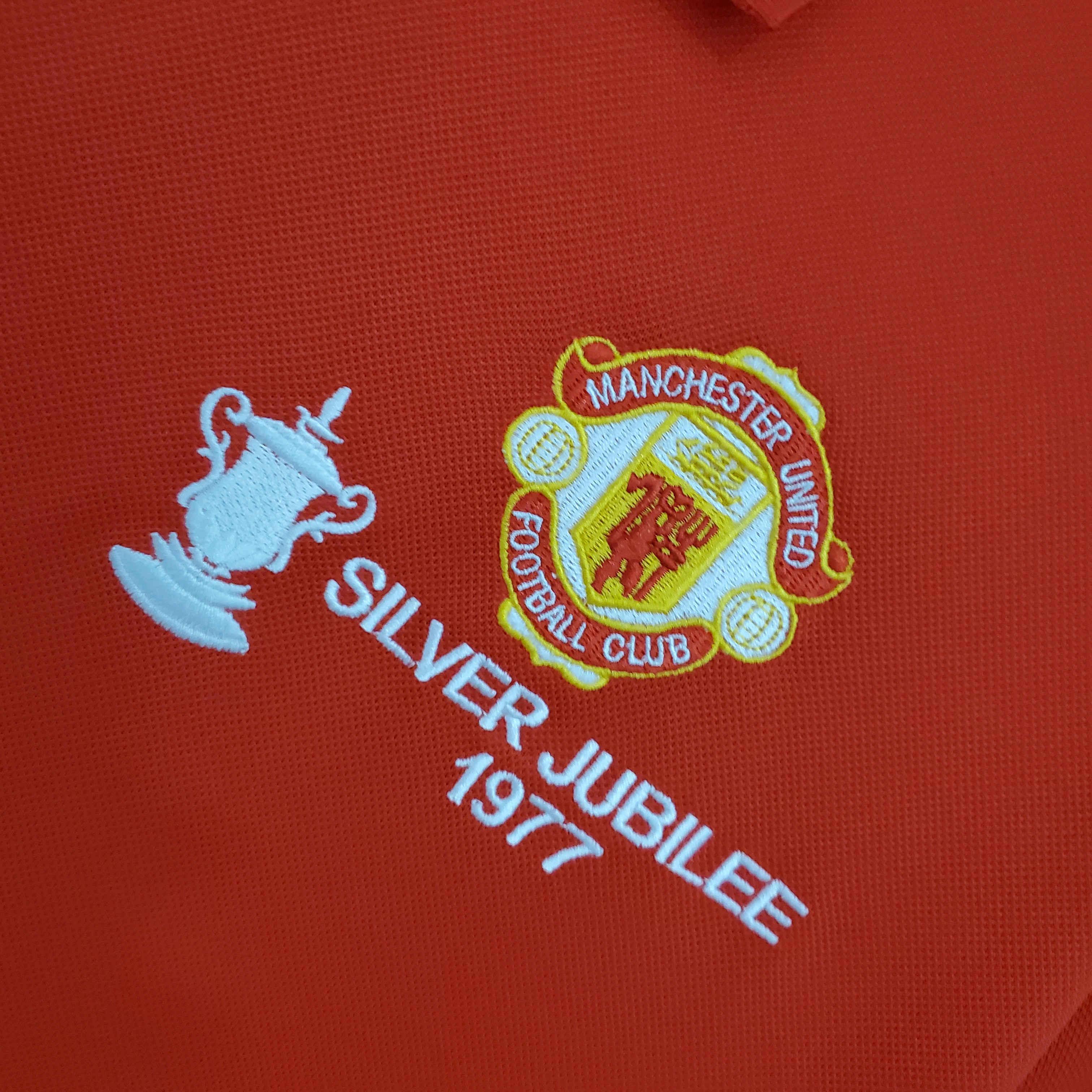 Camiseta Retro Manchester United FC 1977 - Fútbol Club Vintage