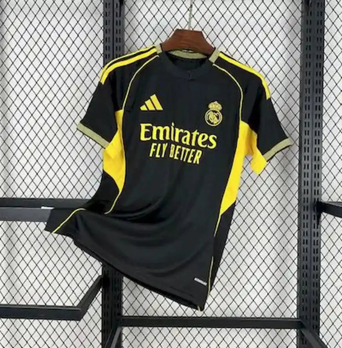 Camiseta Real Madrid Edición Especial Negro y Amarillo 2025-26 - Fútbol Club Vintage