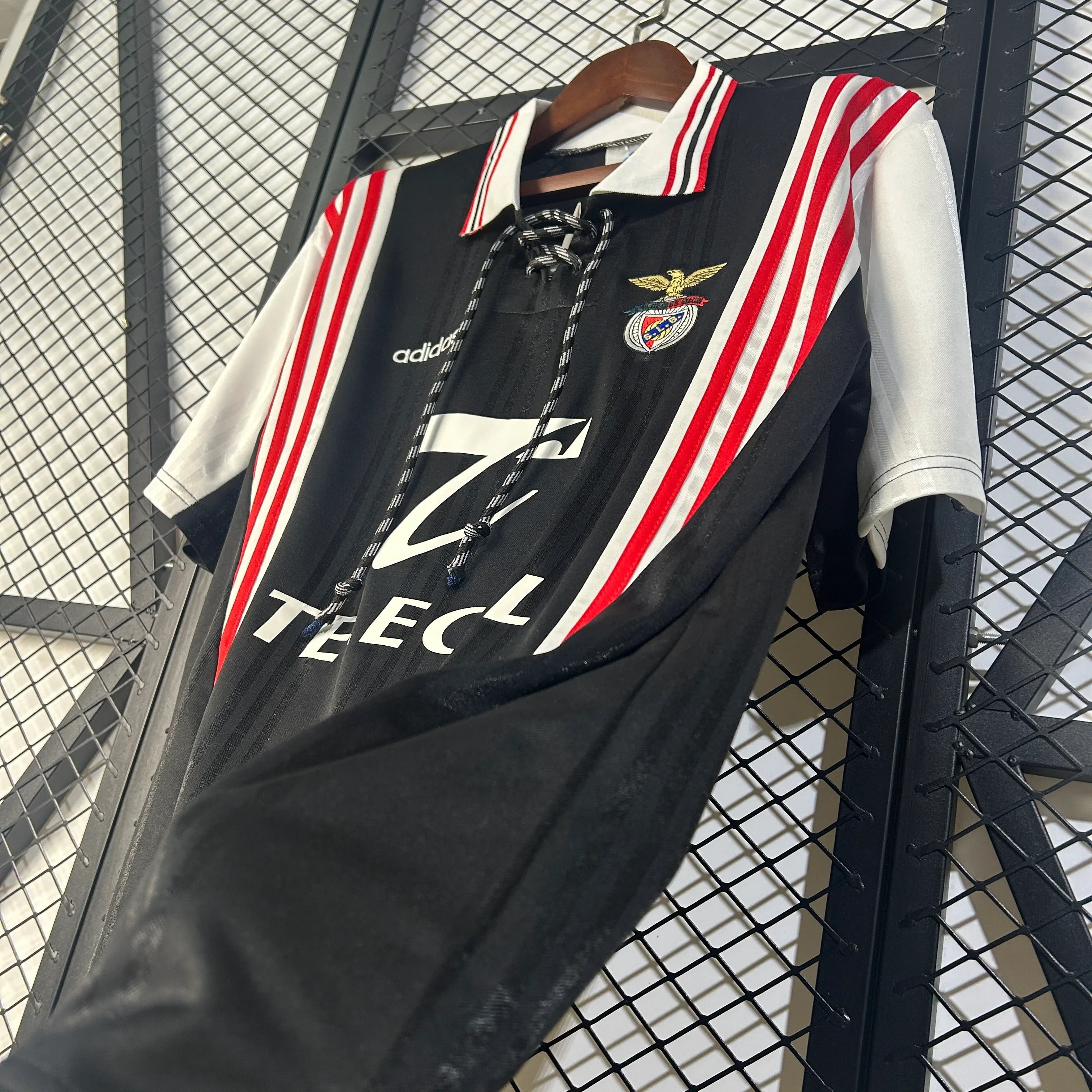 Camiseta Retro SL Benfica Visitante Negra 1997-98 - Fútbol Club Vintage
