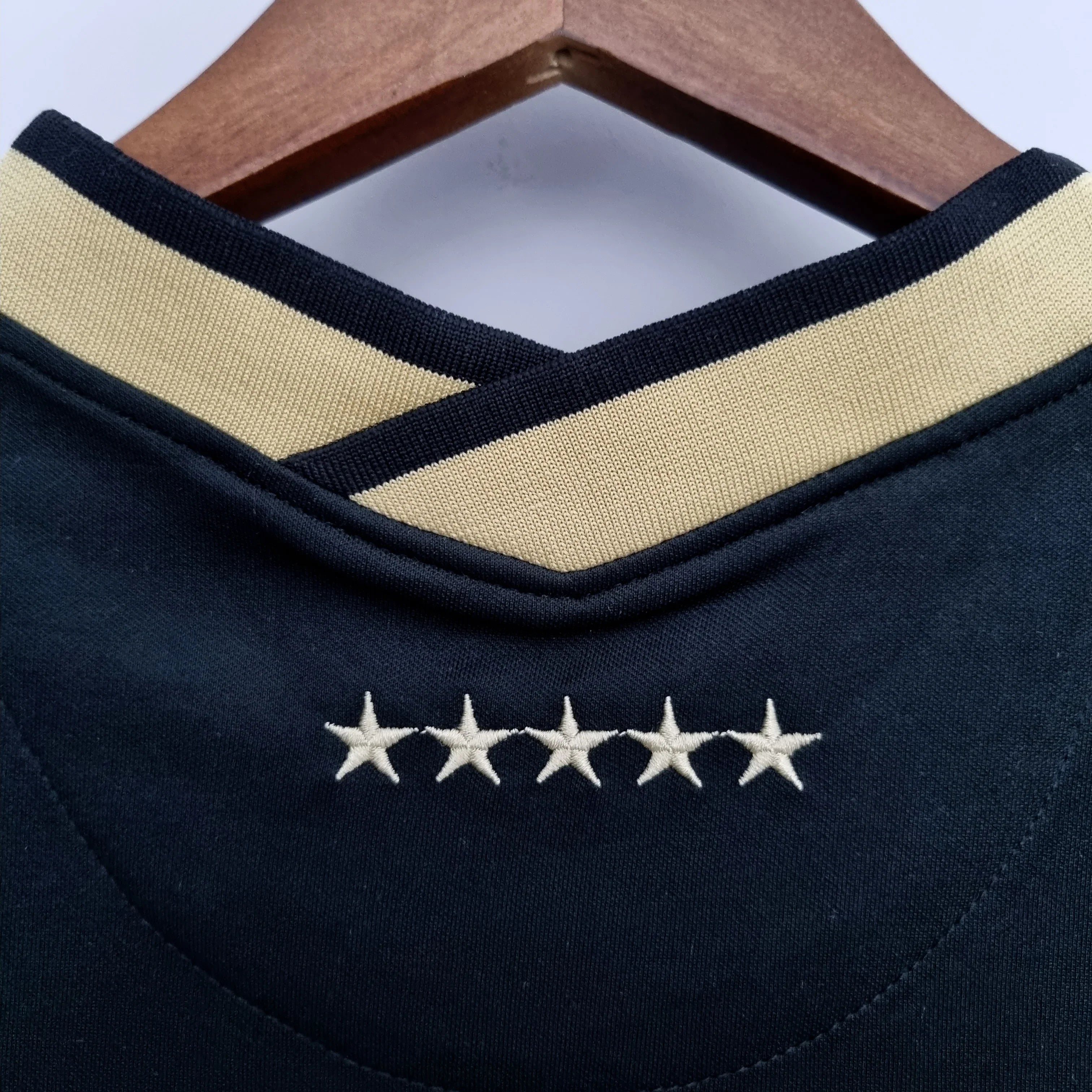 Camiseta Retro Brasil Negra 2022 - Fútbol Club Vintage