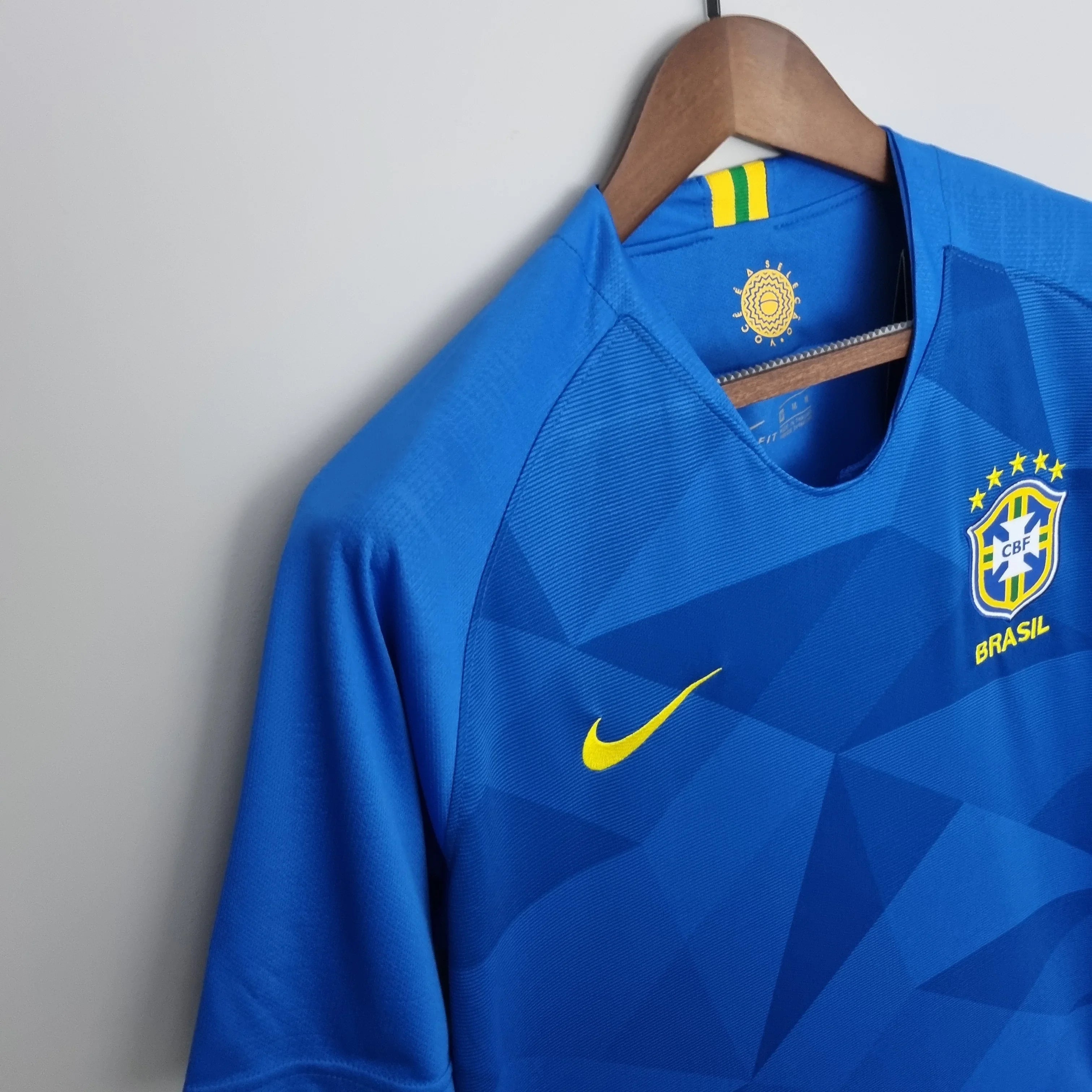 Camiseta Retro Brasil Visitante 2018 - Fútbol Club Vintage