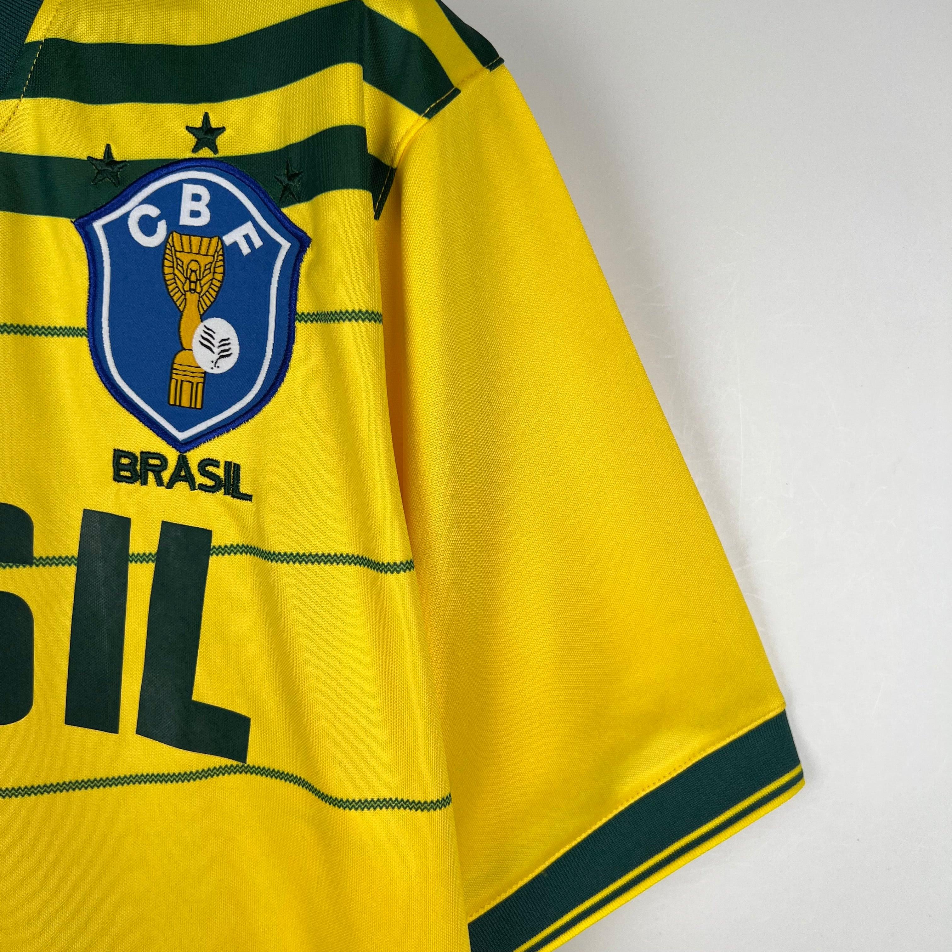 Camiseta Retro Brasil 1984 - Fútbol Club Vintage