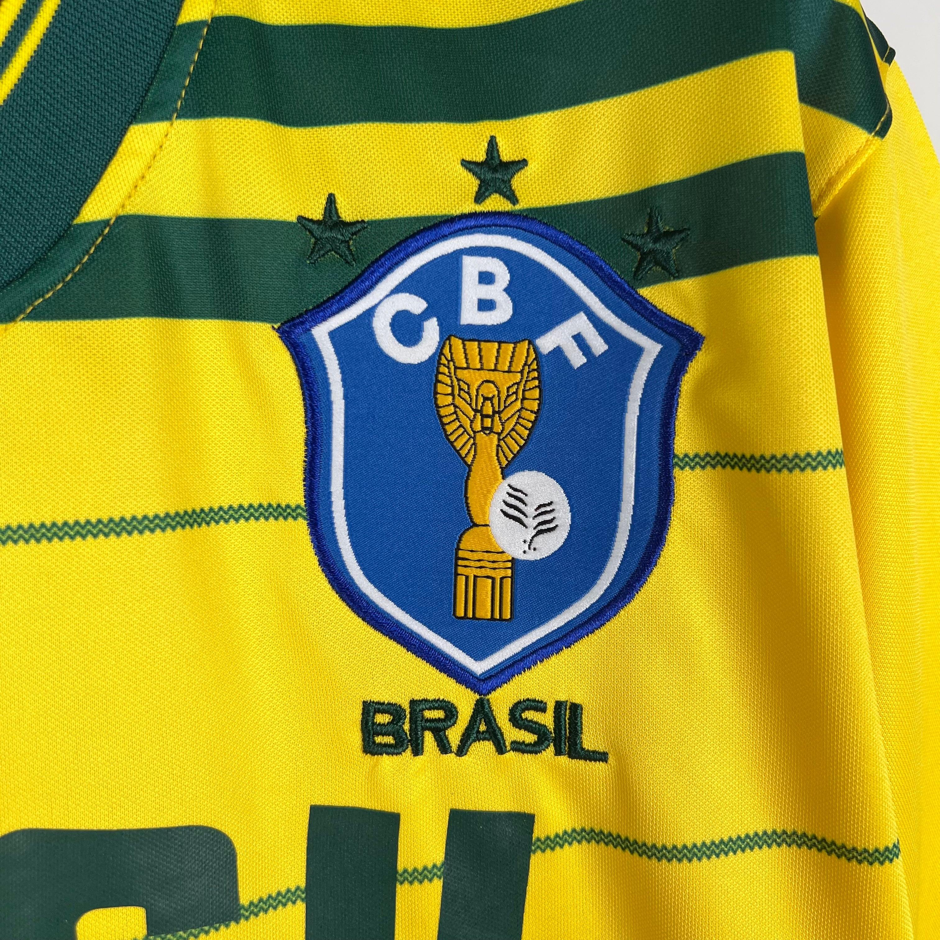 Camiseta Retro Brasil 1984 - Fútbol Club Vintage