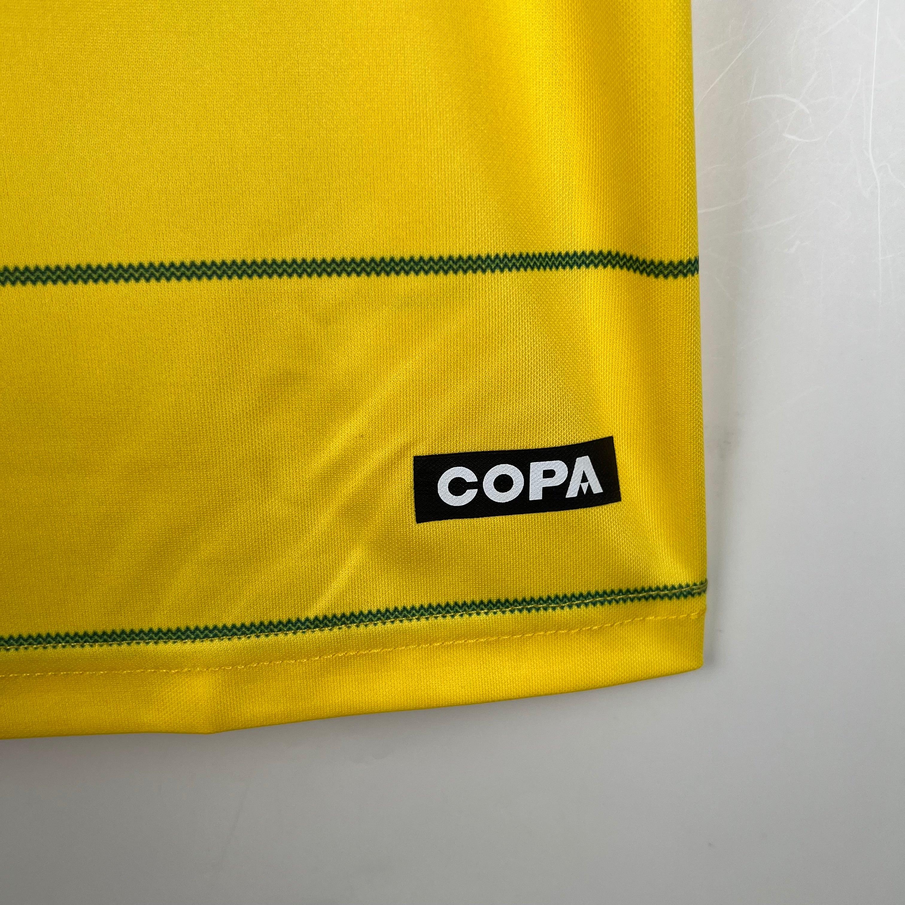 Camiseta Retro Brasil 1984 - Fútbol Club Vintage