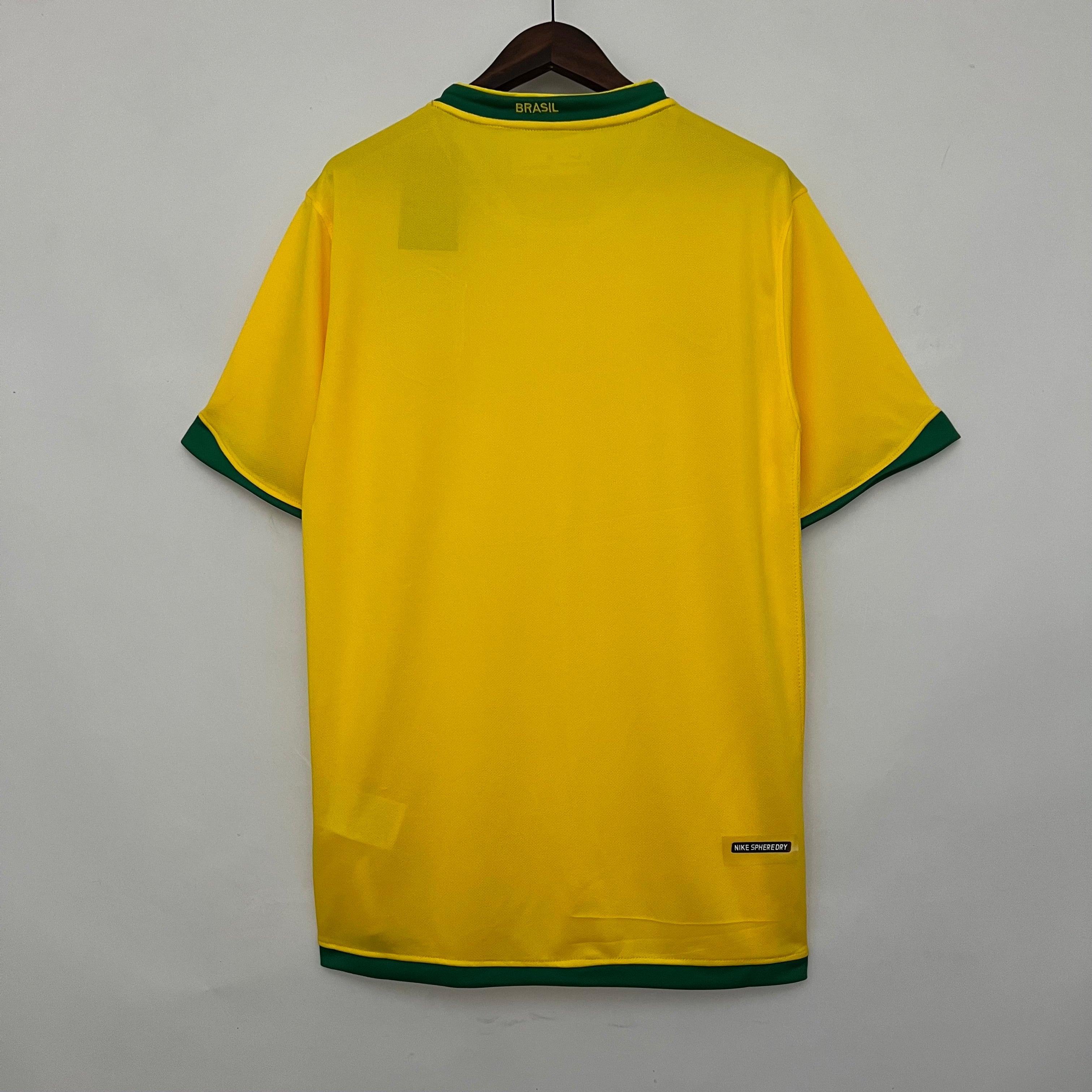 Camiseta Retro Brasil 2006 - Fútbol Club Vintage