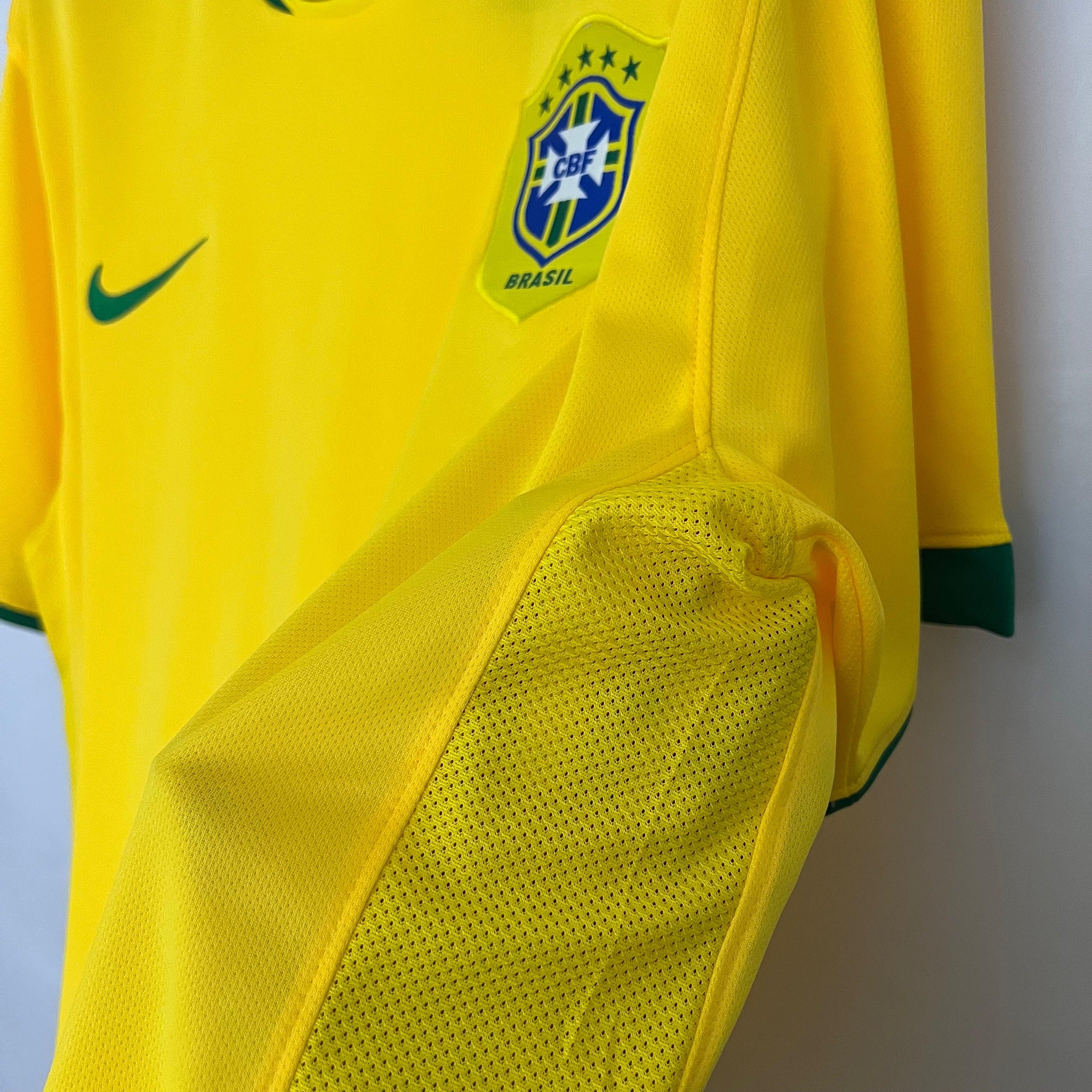Camiseta Retro Brasil 2006 - Fútbol Club Vintage