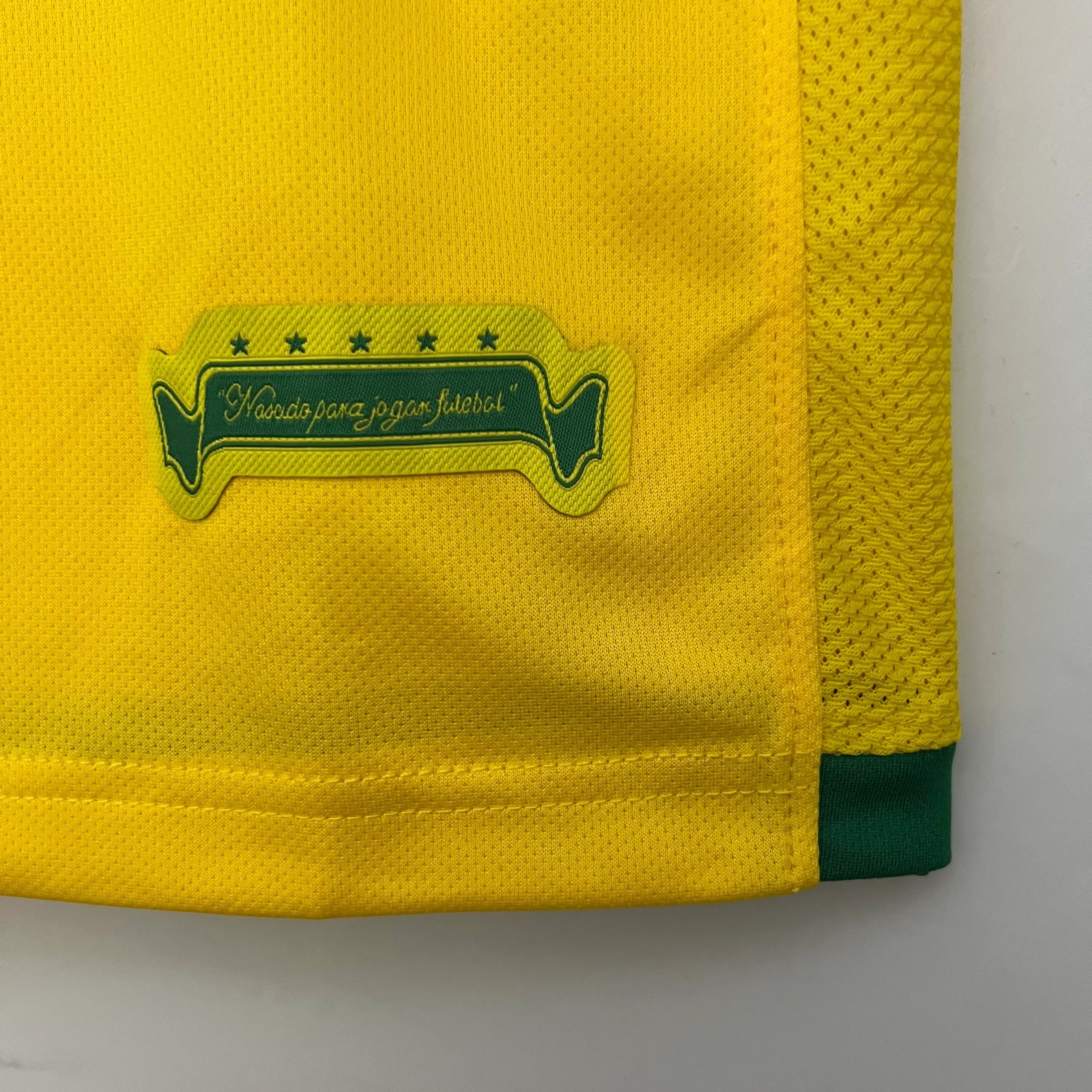 Camiseta Retro Brasil 2006 - Fútbol Club Vintage