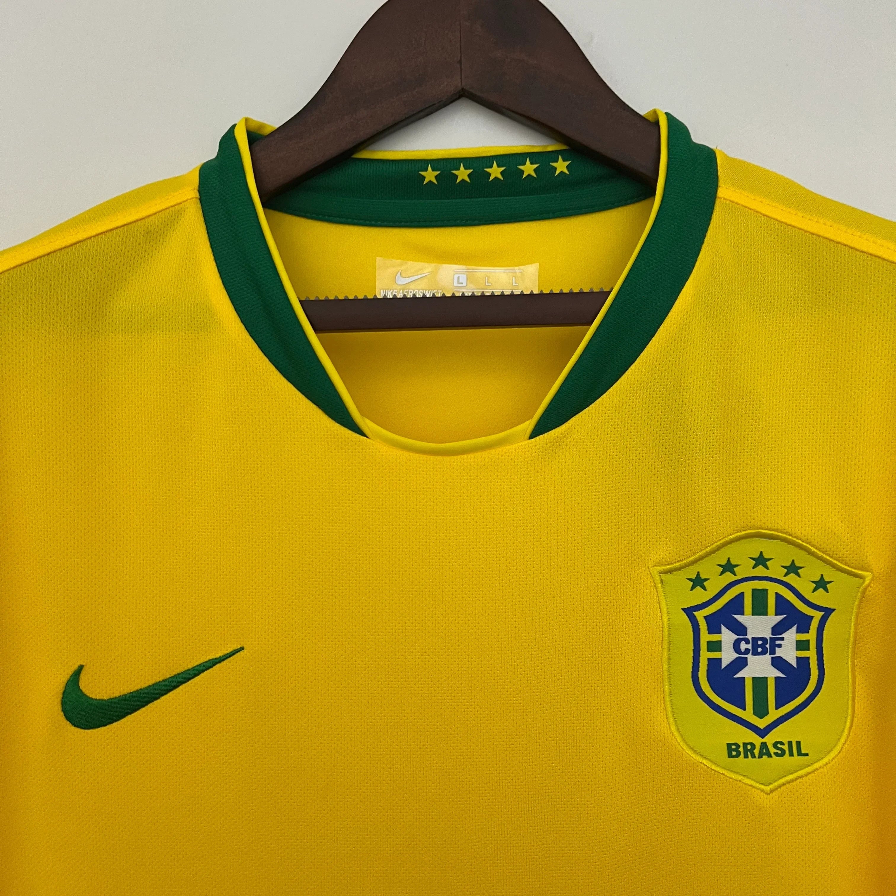 Camiseta Retro Brasil 2006 - Fútbol Club Vintage